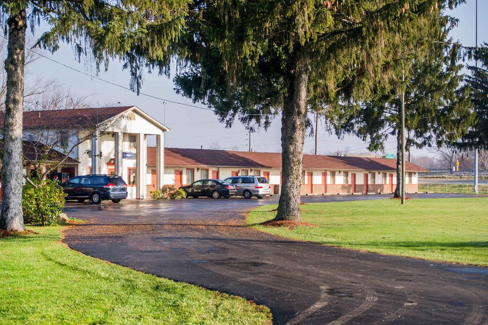 Econo Lodge Newton Falls Exterior photo